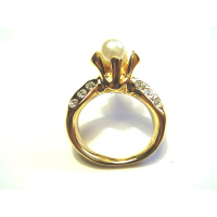 HILCO Spectacle Danglers~ Gold / Pearl Ring Spectacle Holder.